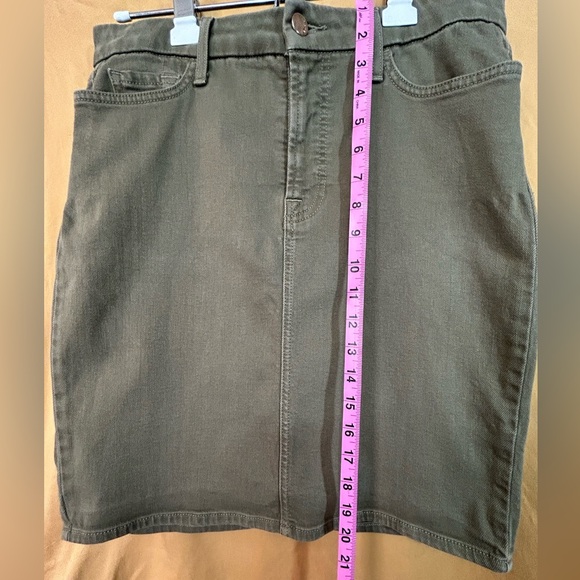 JEN 7 by 7 FOR ALL MANKIND NWOT Army Green Pencil Skirt Size 6 - Picture 5 of 7